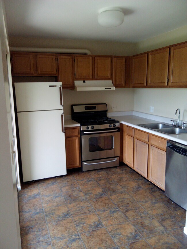 Building Photo - 99 Gant Cir