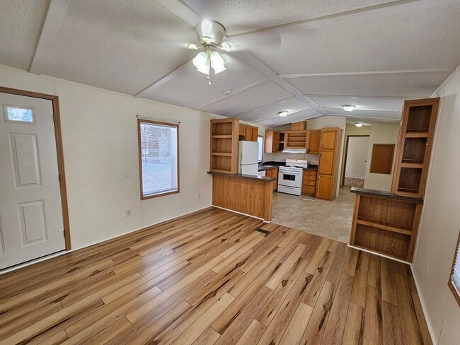 Building Photo - 47 Noble Ln