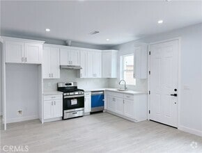 Building Photo - 15846 Hayland St