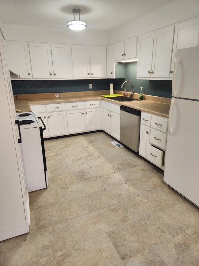 Building Photo - 103 McMinn Ave