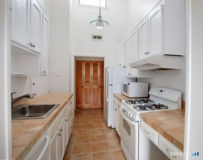 Foto del edificio - 68 Lawson Ln