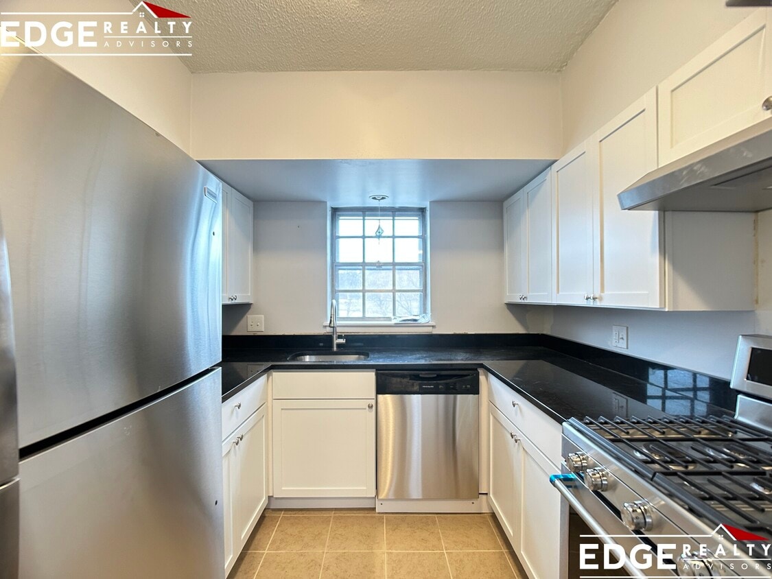 Photo - 186 Lake Shore Rd. Unit 4