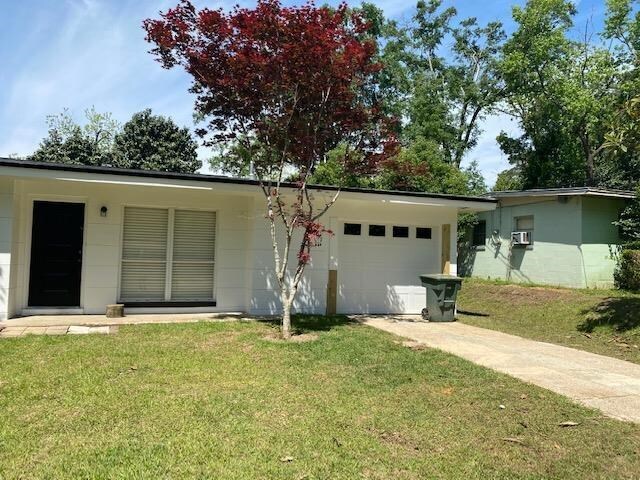 Building Photo - 1708 Hall Dr