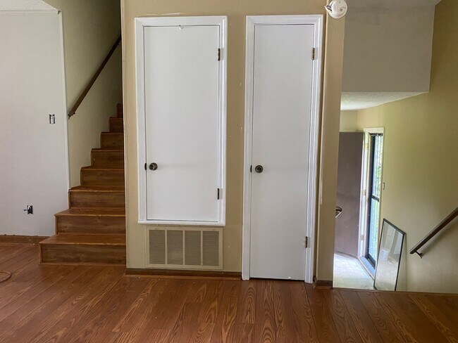 Foto del edificio - 14106 Ridgewood Dr