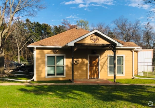 Building Photo - 5110 Ranchero Ln