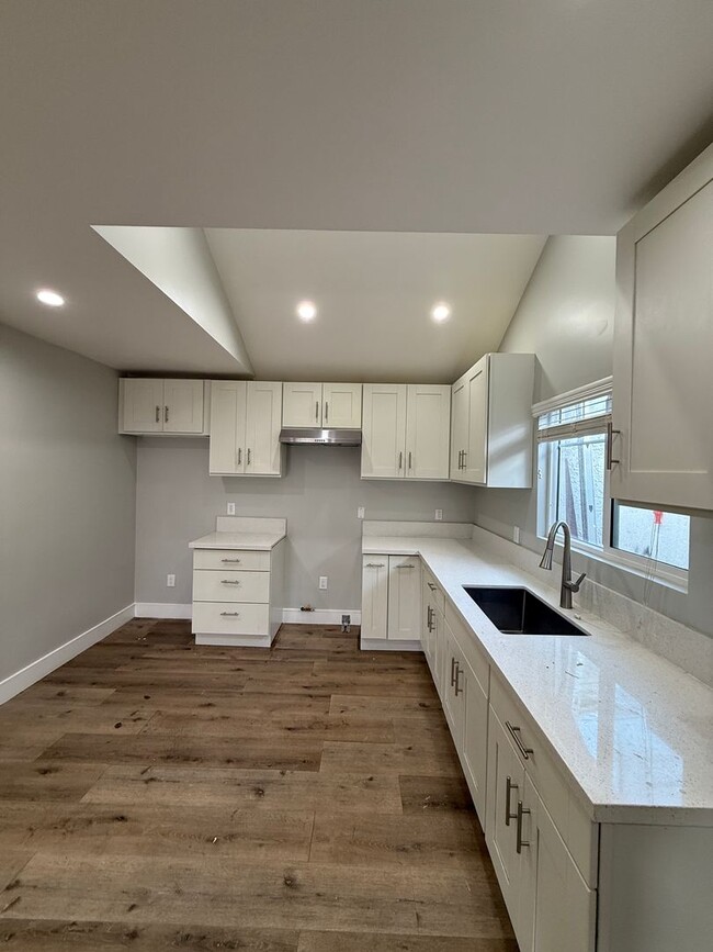 Building Photo - 142