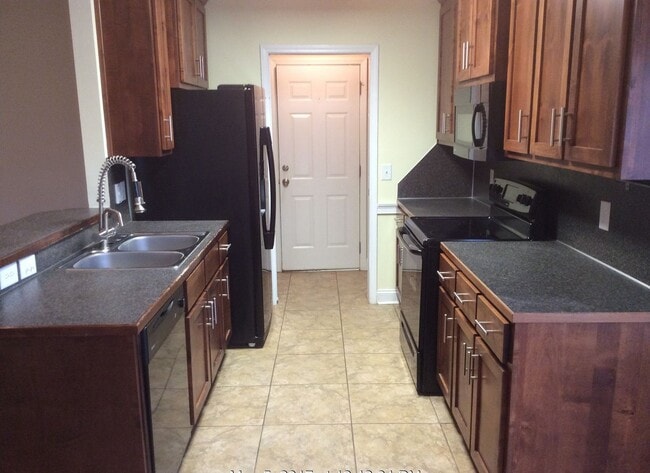 Building Photo - 6078 White Pine Dr