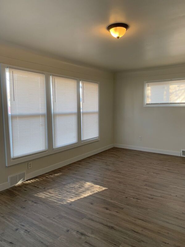 Building Photo - 15168 Evergreen Rd