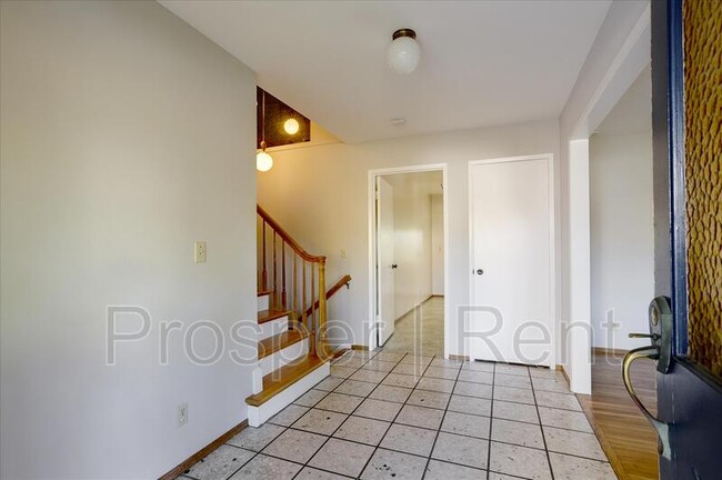 Building Photo - 1398 Thunderbird Ave