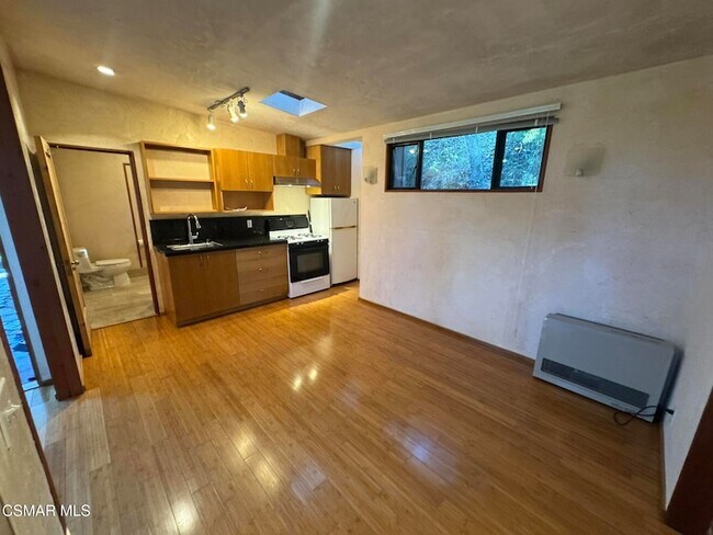 Foto del edificio - 1281 Old Topanga Canyon Rd