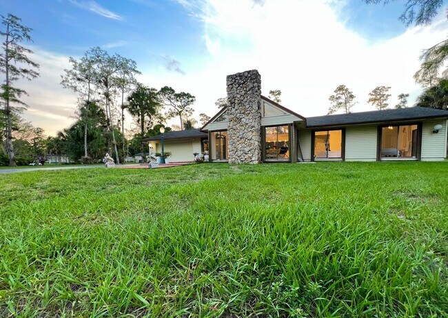 Building Photo - 583 Rambling Drive Cir