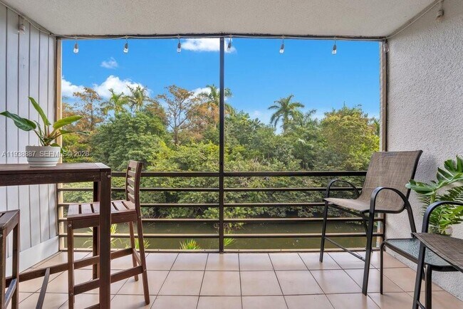 Foto del edificio - 105 Royal Pk Dr