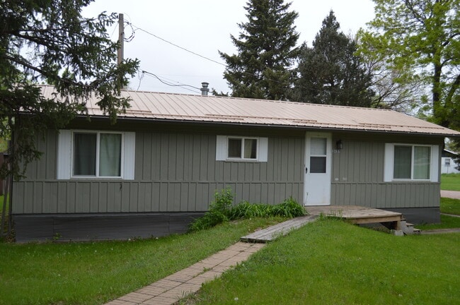 Building Photo - 3537 School Dr