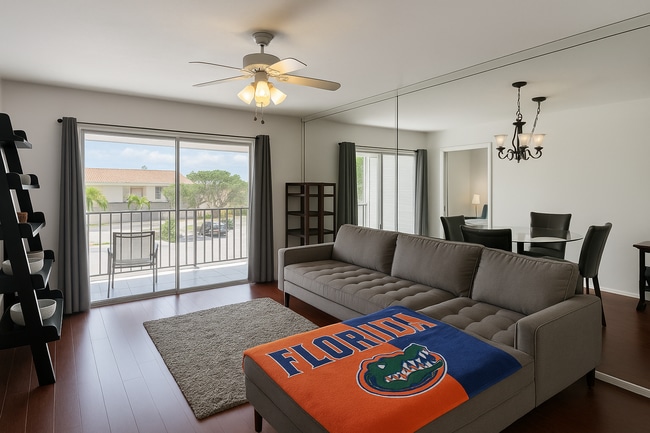 Building Photo - 4160 Inverrary Dr