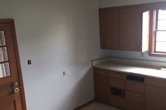 gas stove not shown - 636 3rd Ave S
