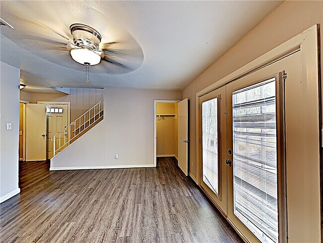 Building Photo - 2217 Mission Hill Dr