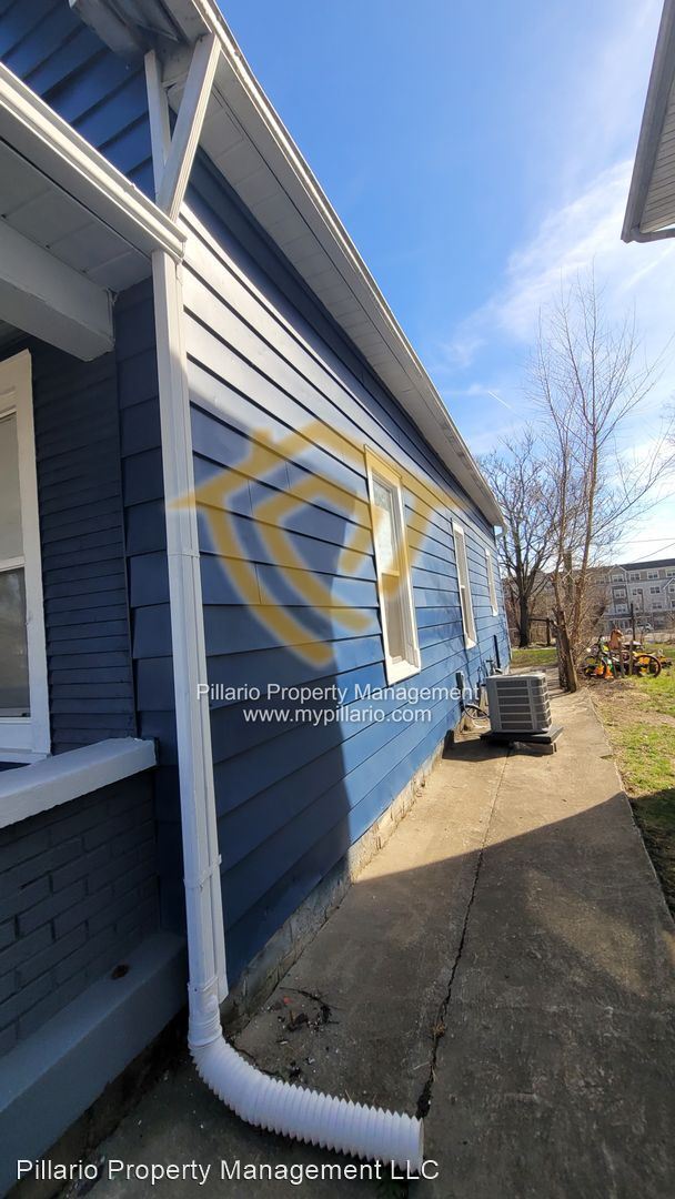 Building Photo - 3 br, 1 bath House - 557 W 28th St.