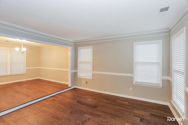 Foto del edificio - 3341 Brownes Ferry Rd, Charlotte, NC 28269