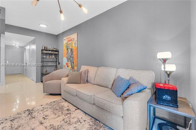 Foto del edificio - 488 NE 18th St