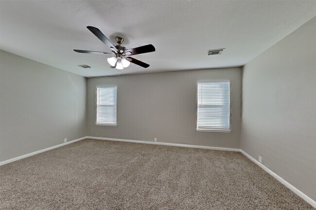 Foto del edificio - 2714 Woodspring Forest Dr