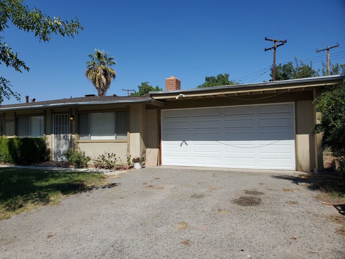 Foto principal - 25368 Lane St.