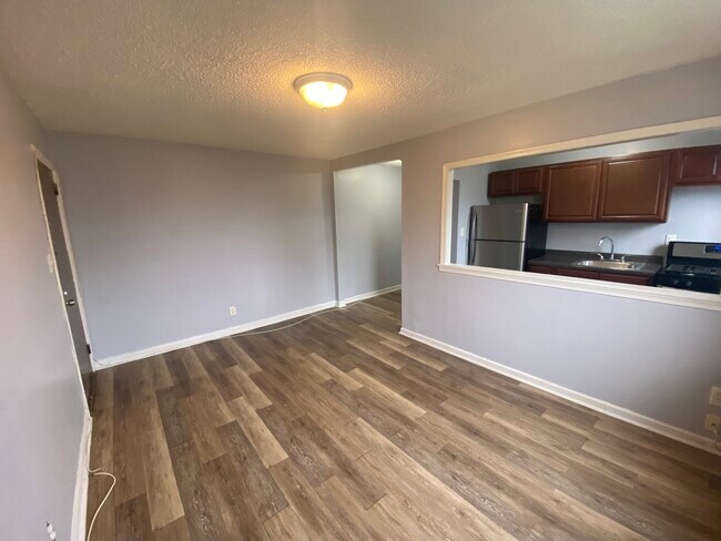 Building Photo - 301 Hollis Ave
