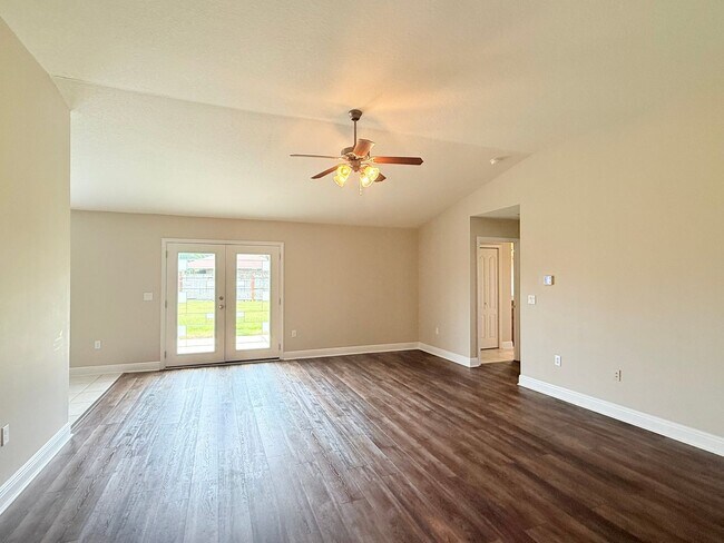 Foto del edificio - Spacious 4 Bed/3 Bath - Pace Mill Creek