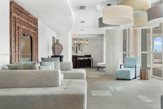 Building Photo - 500 NE 29th St