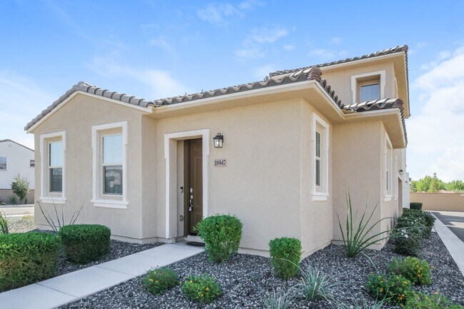 Building Photo - 18947 W Pasadena Ave