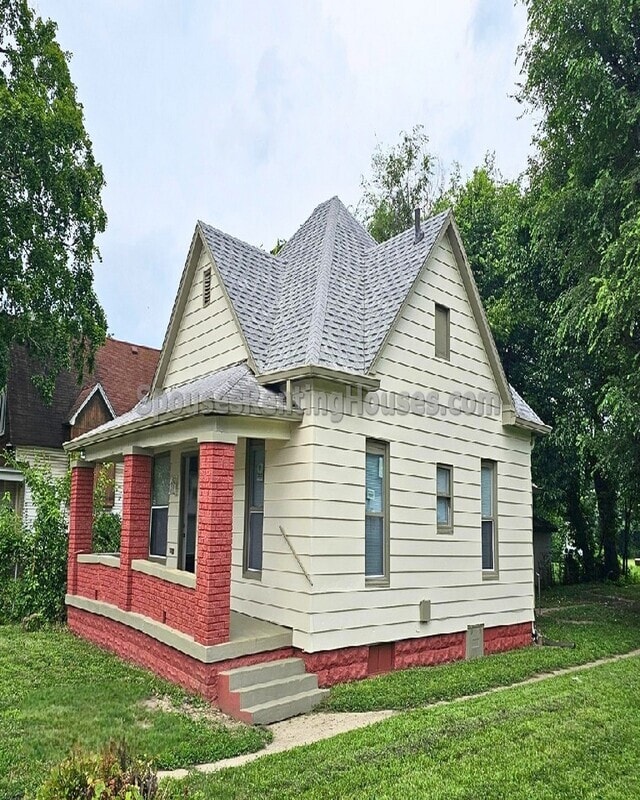 Building Photo - 2336 Sycamore St