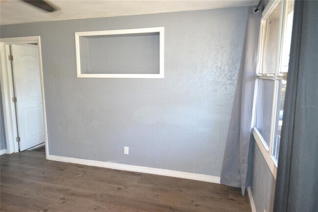 Foto del edificio - 11465 92nd St N