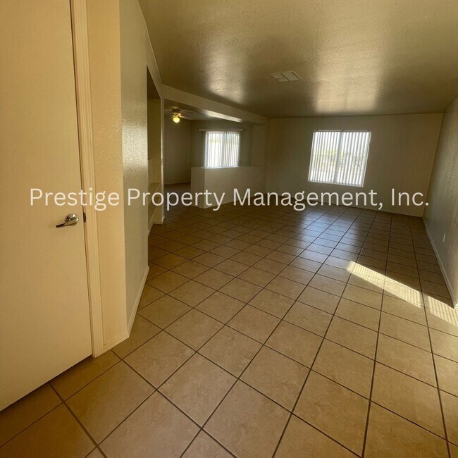 Foto del edificio - Want to call this 3 bedroom 2.5 bath Home ...