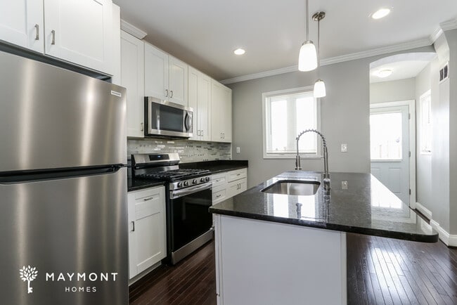 Building Photo - 303 S Lehigh St