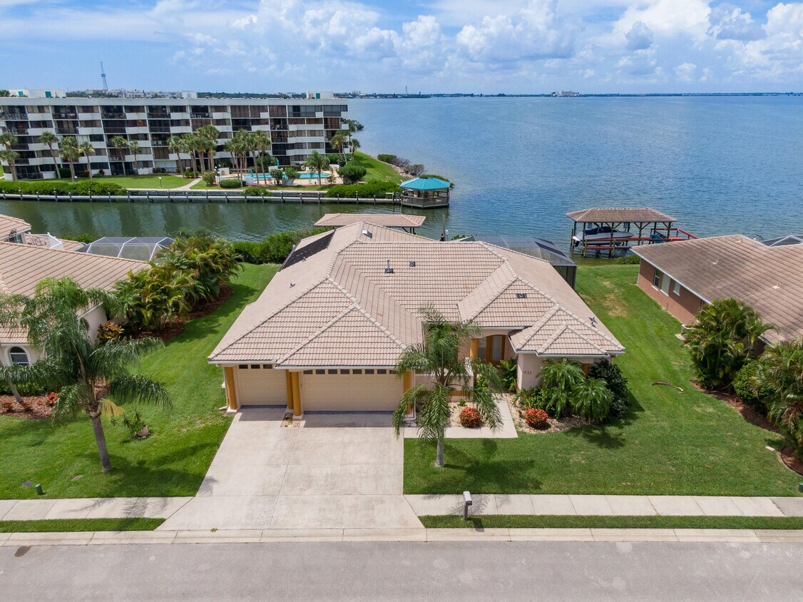 Foto principal - 611 Manatee Bay Dr