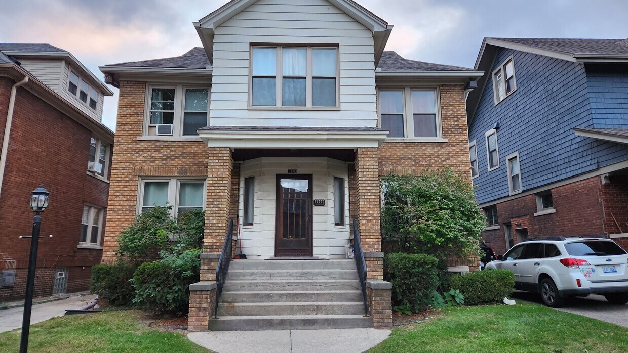Exterior - 1143 Beaconsfield Ave