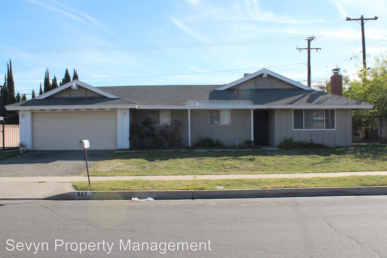 Primary Photo - 807 E Margarita Rd