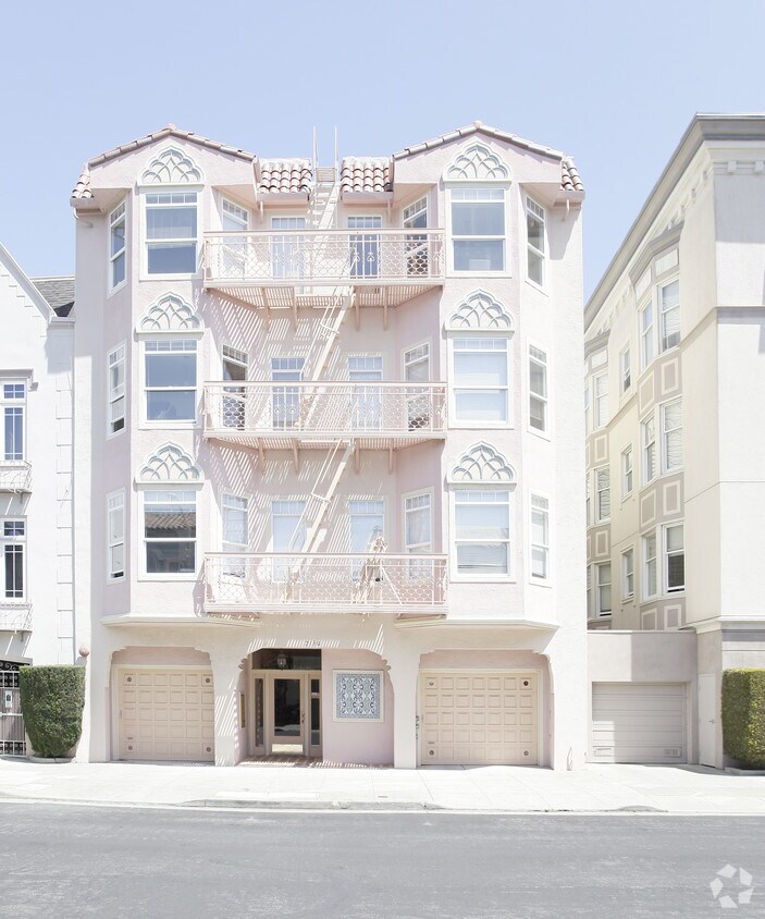 Building Photo - 2130 Beach St