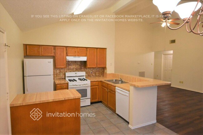 Foto del edificio - 2131 Goldspring Ln