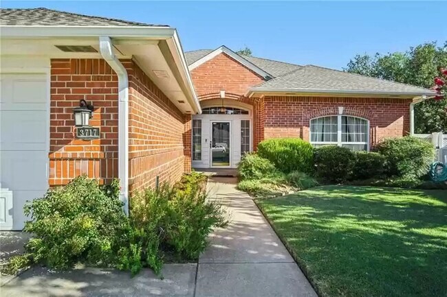 Building Photo - Beautiful 3 bedroom 2 bath House-Brookhaven
