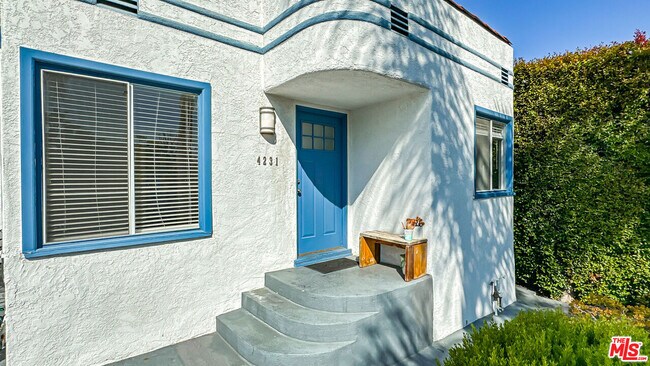 Foto del edificio - 4231 Gateway Ave