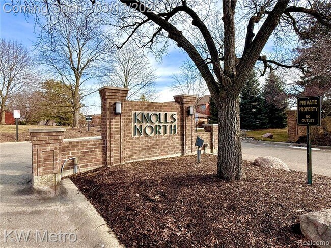 Foto del edificio - 875 GreenView Ct