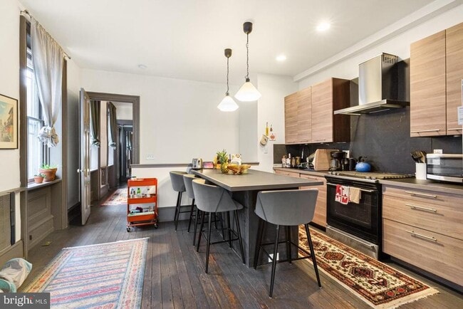 Foto del edificio - 2318 E York St