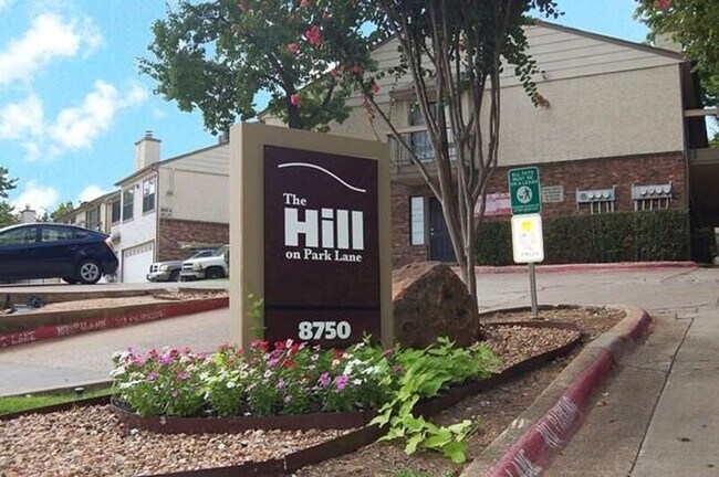 Foto del edificio - 8750 Park Ln