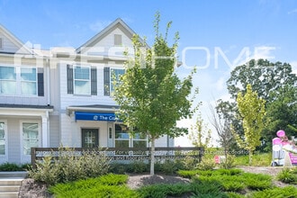 Building Photo - 7441 Eaveswell St