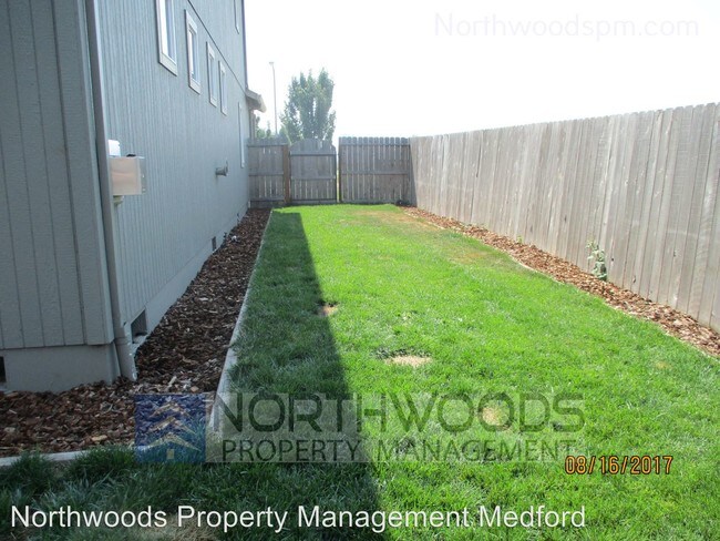 Building Photo - 1092 Pendleton Dr