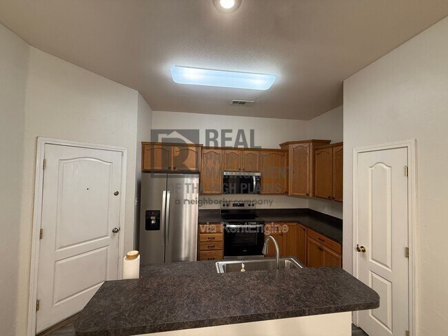 Foto del edificio - 1004 Pikes Peak Dr