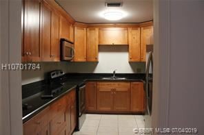 Foto del edificio - 3 br, 3 bath  - 6187 Laurel Ln Apt B