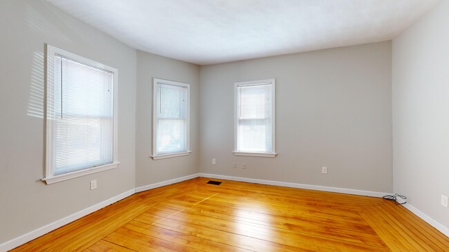 Foto del edificio - 159 Crest Ave