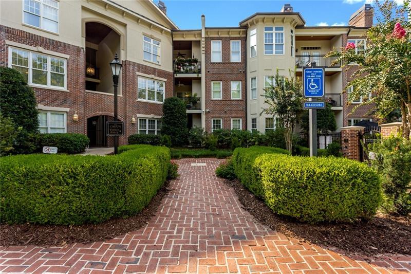 Foto principal - 825 Highland Ln NE