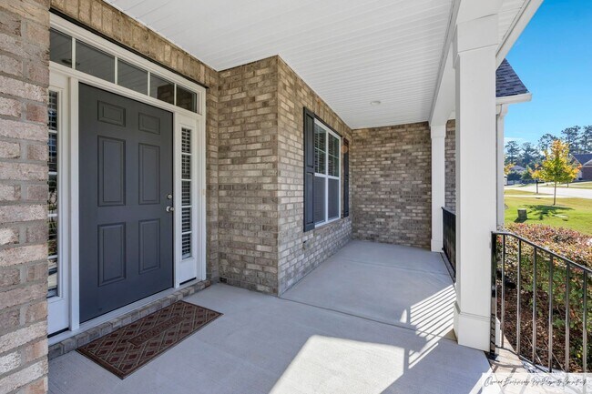 Foto del edificio - ONE STORY EXECUTIVE HOME READY FOR YOU IN REGATTA FOREST